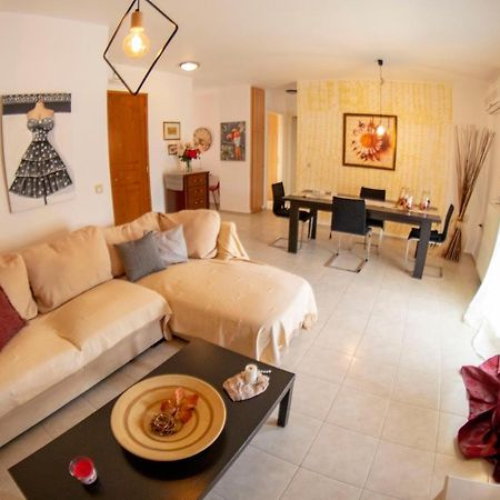 A Quiet Apartment Close To The Sea 古瓦伊 外观 照片